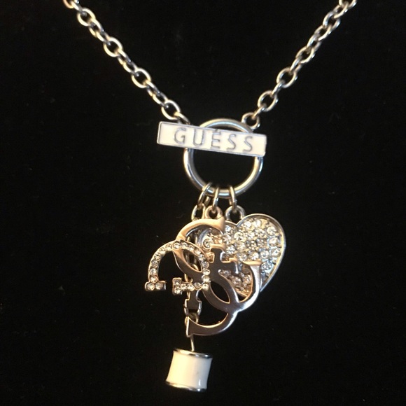 Guess charm necklace gold/silver tone toggle clasp - Picture 1 of 4